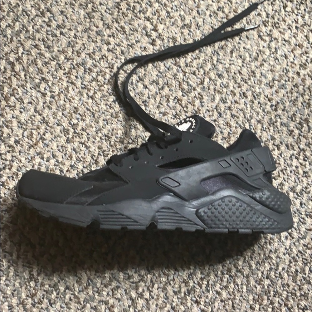 Nike Air Huarache Triple Black Shoes